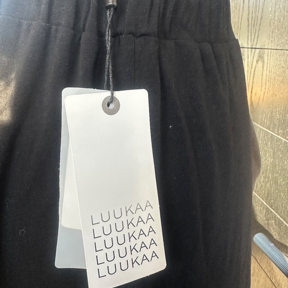 NWT- LUUKAA Skirt- Black, Size US-6 - Picture 11 of 12
